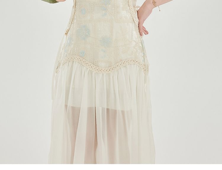 Short-Sleeve Crewneck Lace Maxi A-Line Dress