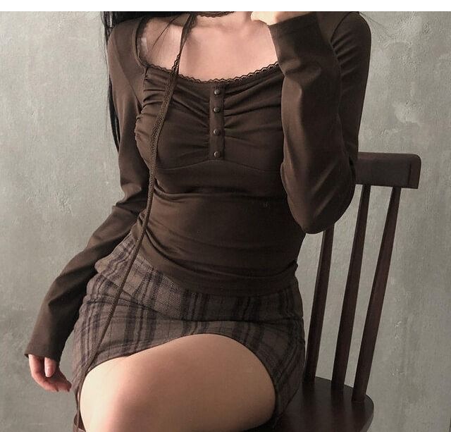 Ruched Square Neck Lace-Trim Crop T-Shirt with Long Sleeves