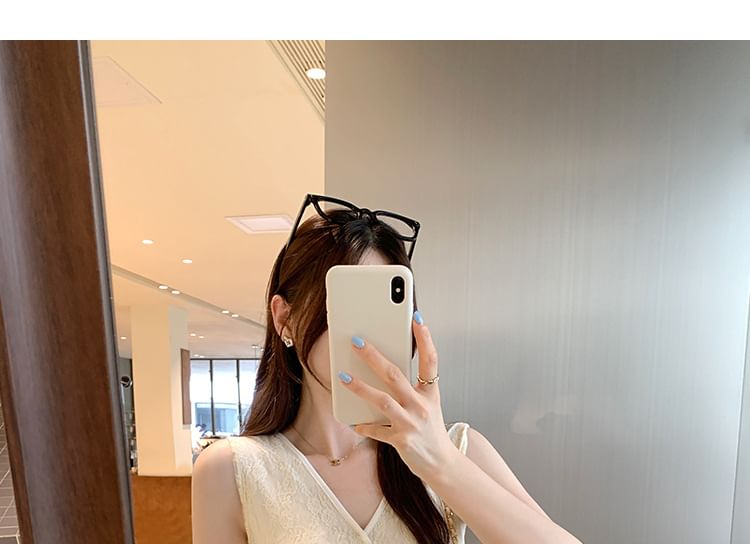Lace V-Neck Cropped Tank with Slim Fit