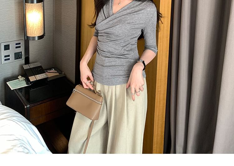 Ruched Slim-Fit V-Neck Tee with Three-Quarter Sleeves
