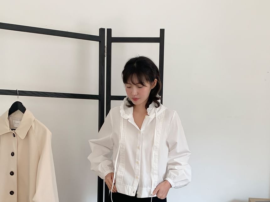 Hooded Lace-Trim Button-Up Blouse with Solid Design