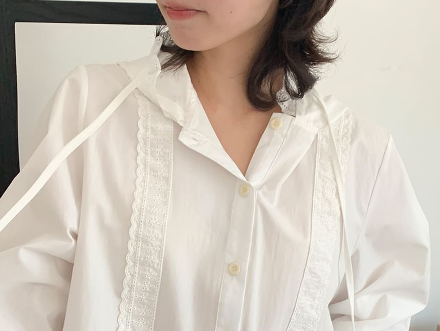 Hooded Lace-Trim Button-Up Blouse with Solid Design