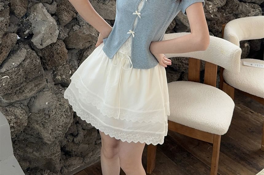 Mock Two-Piece Short-Sleeve Scoop Neck Lace Panel Slit Crop Top / High Waist Layered Mini A-Line Skirt