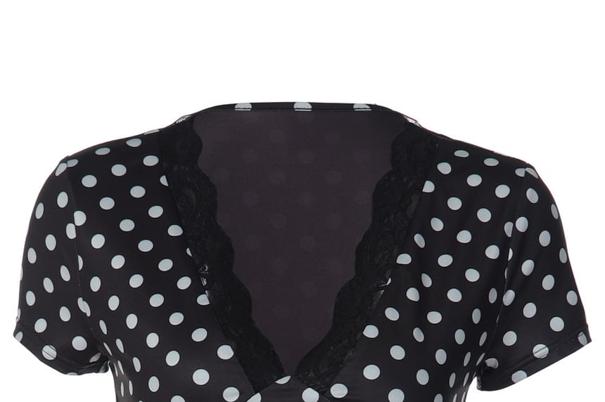 Short Sleeve V-Neck Lace Panel Polka Dot Slim-Fit Crop Top