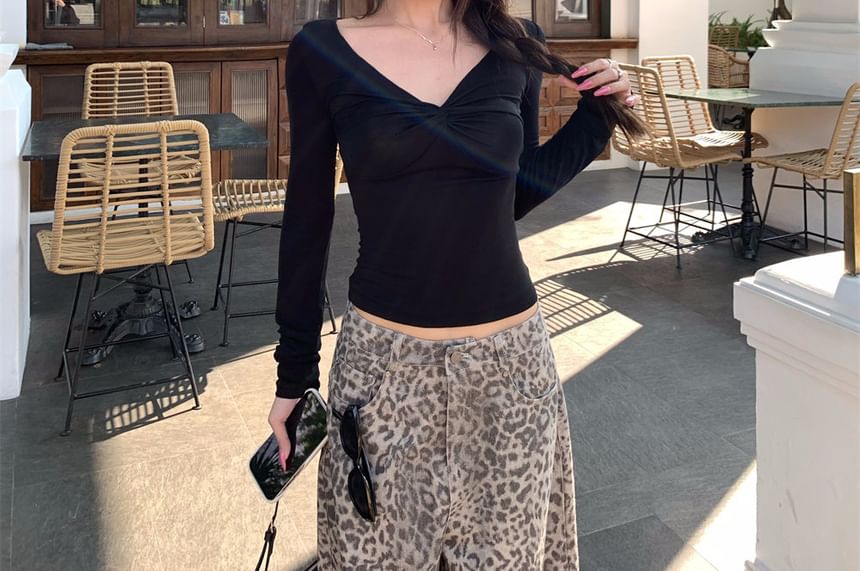 Ruched Long Sleeve V-Neck Crop Tee