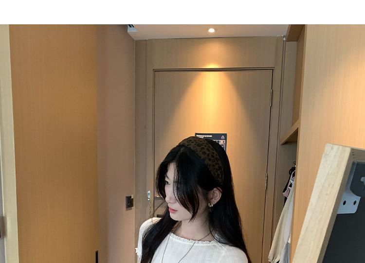 Boat Neck Lace Trim Ruched Short Sleeve Top