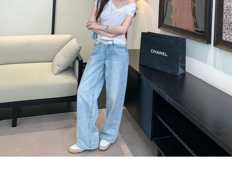 Cropped Asymmetric V-Neck Basic Tee