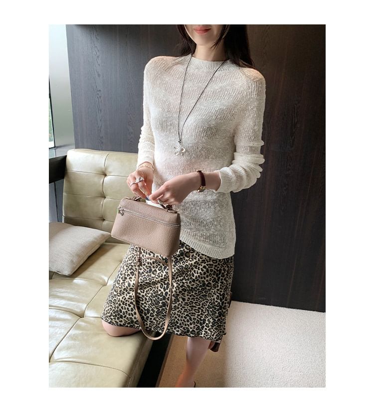 Extended Sleeve Mock Neck Minimal Tee