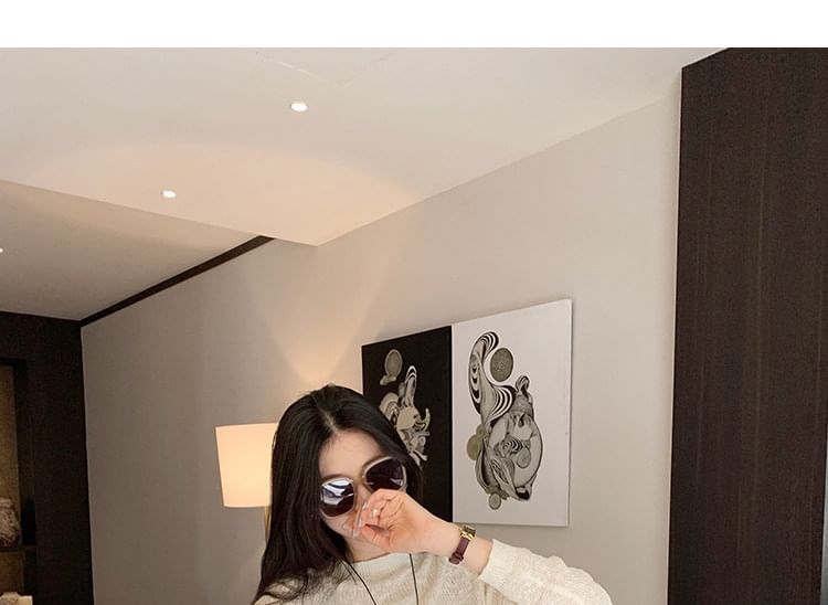 Extended Sleeve Mock Neck Minimal Tee