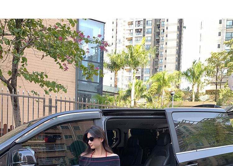 Off-Shoulder Contrast Stitch Short Sleeve Shirt