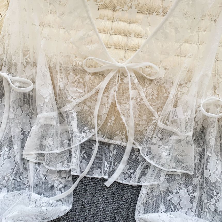 Puff-Sleeve V-Neck Lace Crop Top