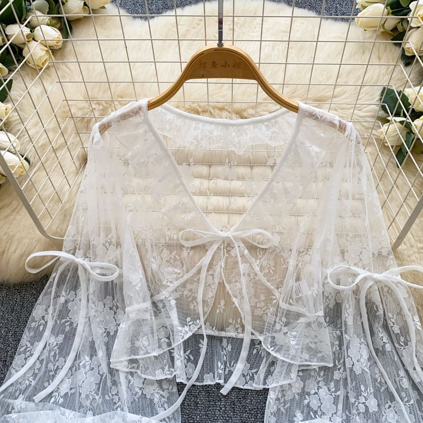 Puff-Sleeve V-Neck Lace Crop Top