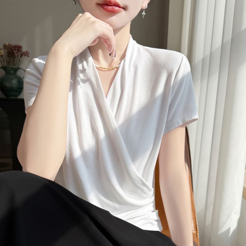 Ruched V-Neck Slim Fit Tee