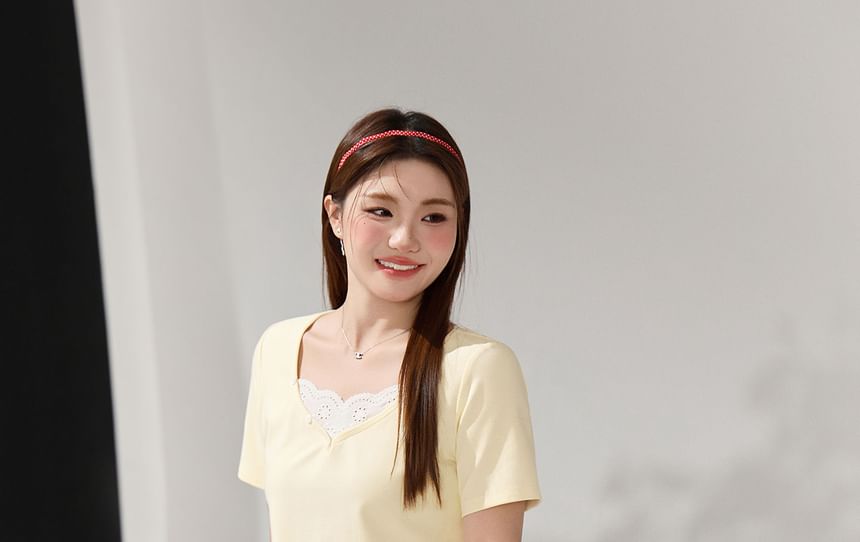 Short-Sleeve V-Neck Lace Trim Plain Top