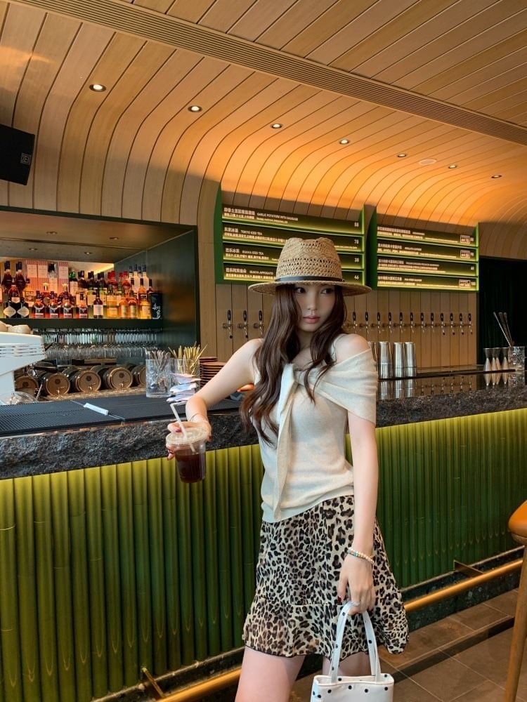 Mid Waist Leopard Print Mini Skirt