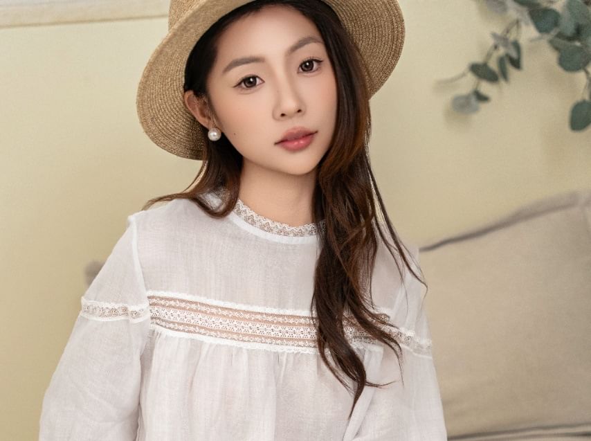 Puff-Sleeve Crewneck Lace Trim Tunic