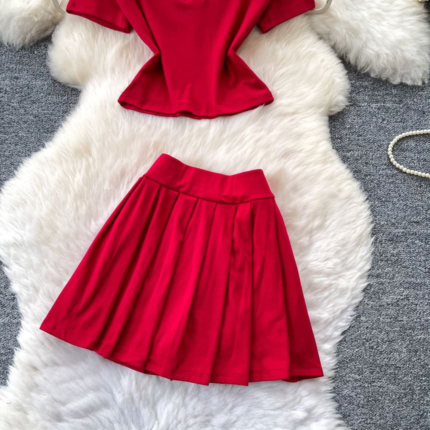Set: Short-Sleeve V-Neck Plain Crop Polo Shirt + Mid Rise Mini Pleated Skirt