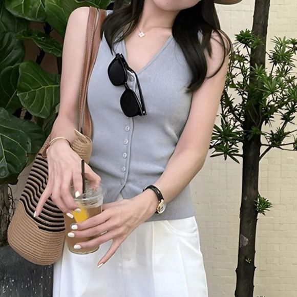 Solid V-Neck Sleeveless Knit Button-Up Top