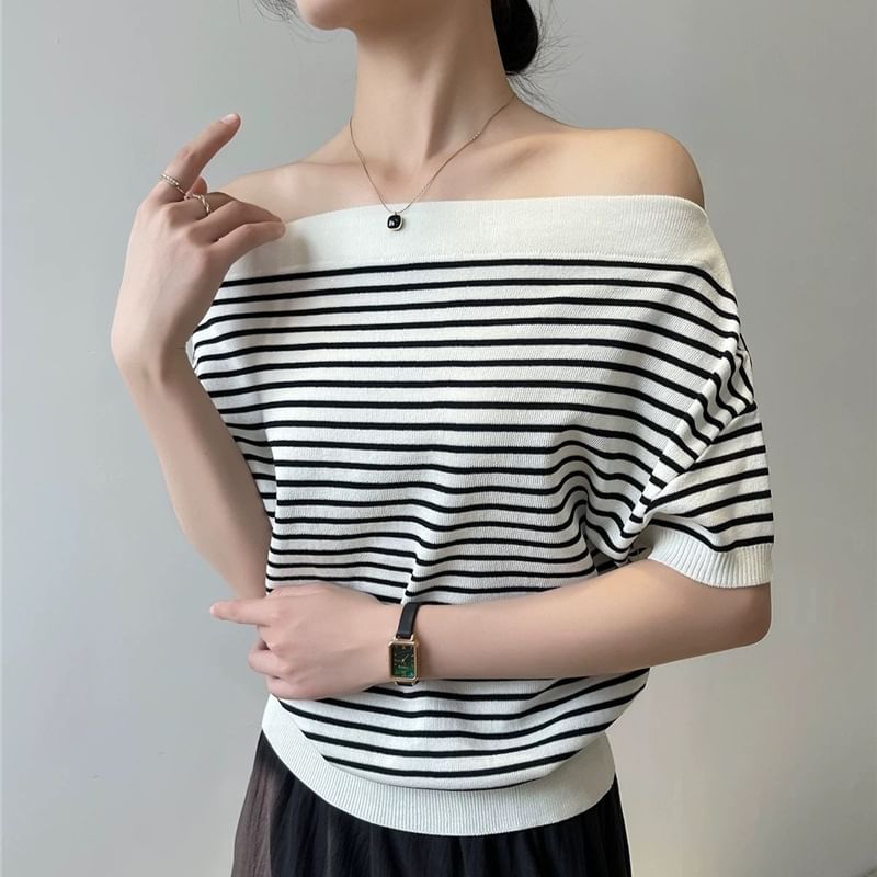 Asymmetrical Striped One-Shoulder Knit Tee