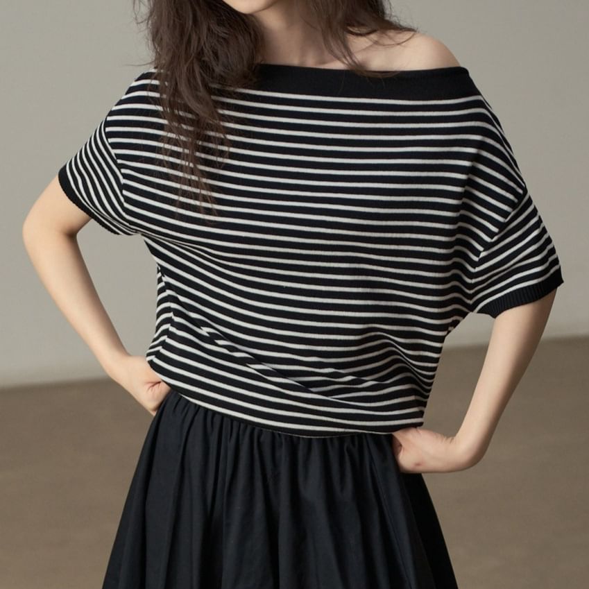 Asymmetrical Striped One-Shoulder Knit Tee