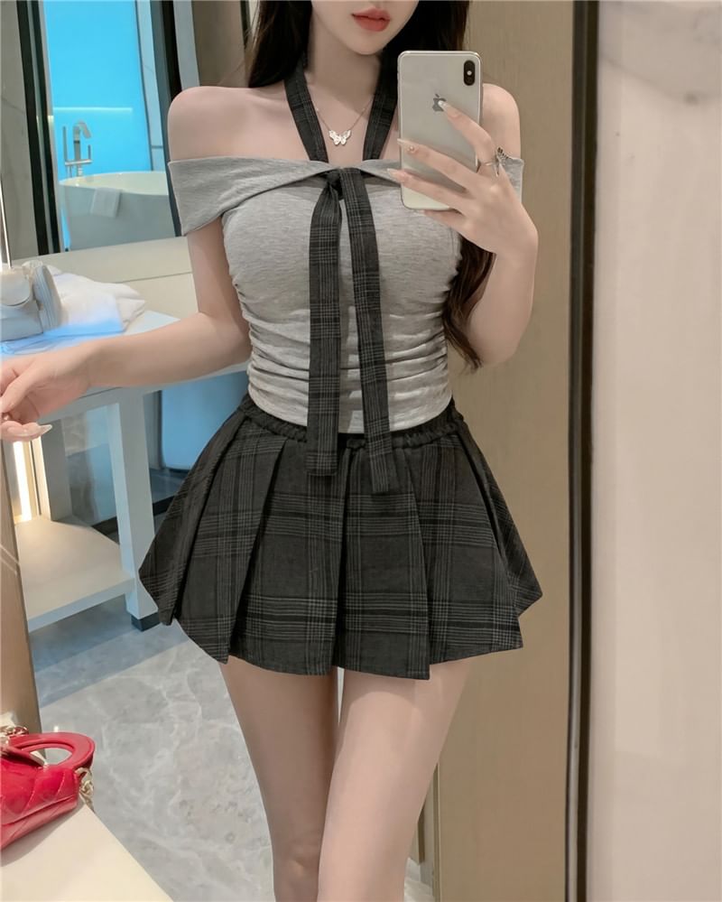 Short-Sleeve Cold Shoulder Plain Ruched Top / Elastic Waist Plaid Mini Pleated Skirt