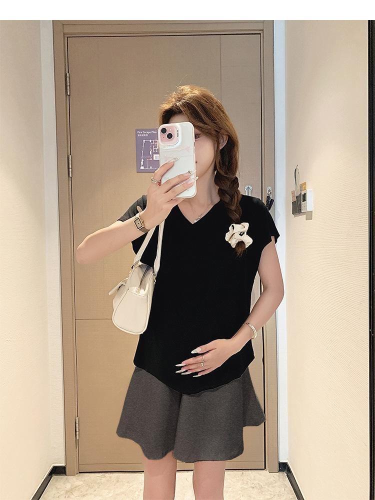 Maternity V-Neck Tee with Elastic-Waist Mini Skort