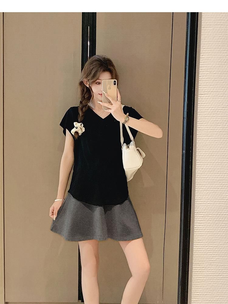 Maternity V-Neck Tee with Elastic-Waist Mini Skort