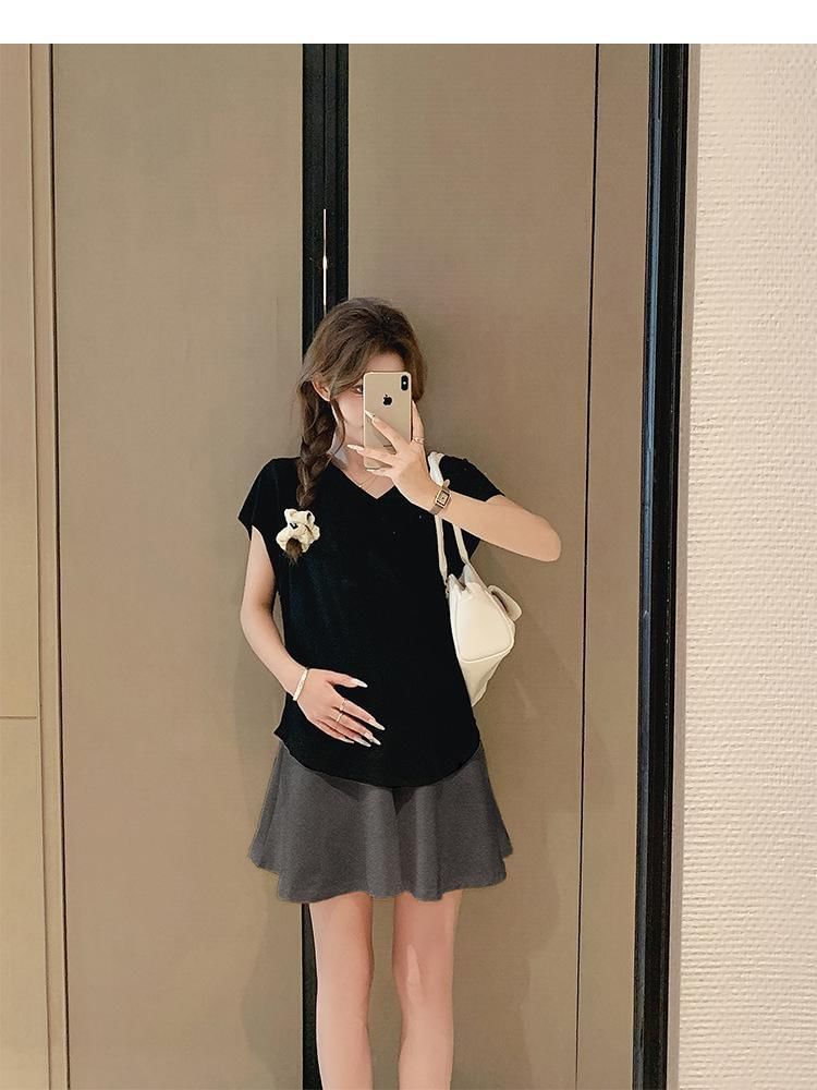 Maternity V-Neck Tee with Elastic-Waist Mini Skort