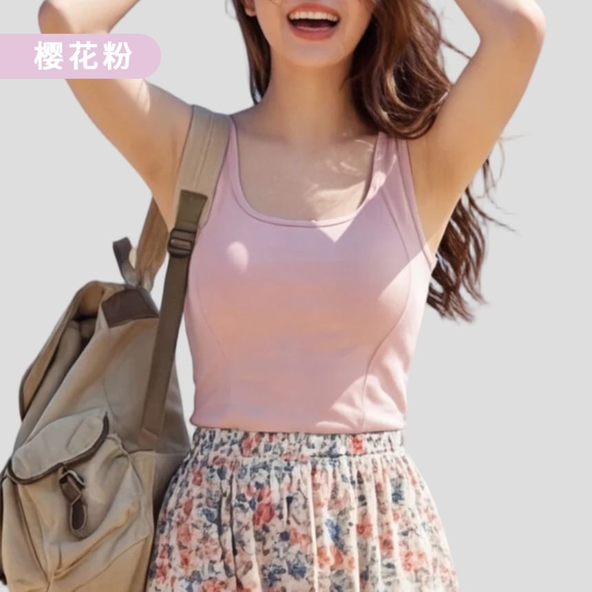 Scoop Neck Sleeveless Tank -