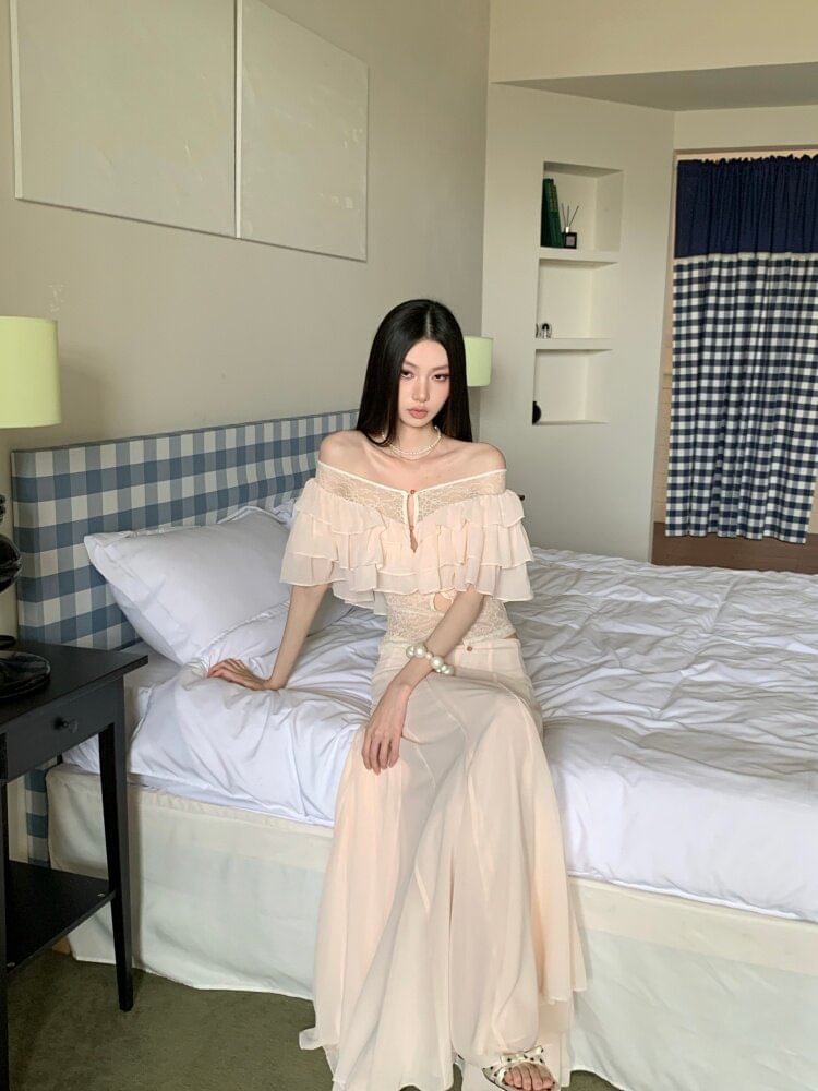 Short Sleeve Off Shoulder Ruffle Lace Blouse & A-Line Skirt