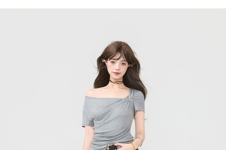 Short Sleeve V-Neck Asymmetrical Solid Top