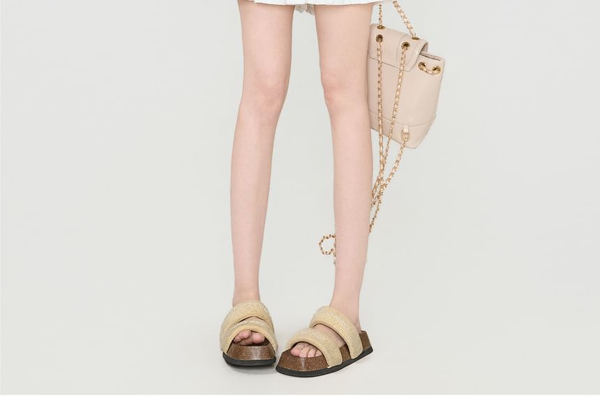 Short-Sleeve Perforated Plain Shirt / Mini Pleated Skirt