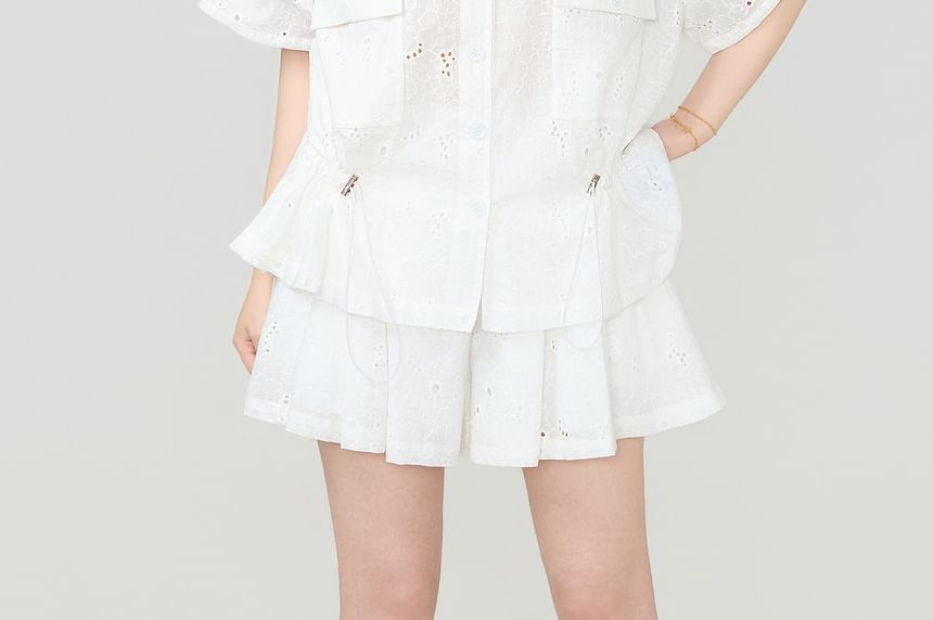 Short-Sleeve Perforated Plain Shirt / Mini Pleated Skirt