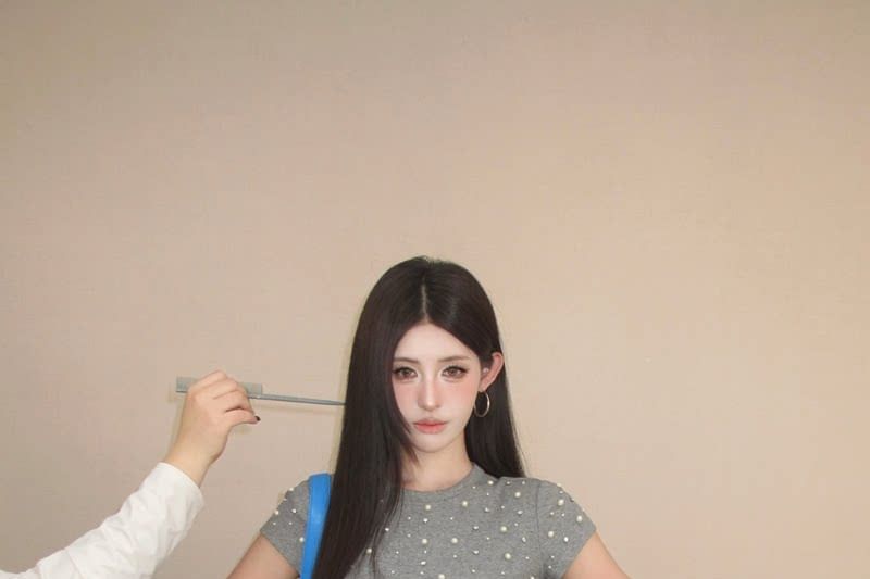 Short Sleeve Crew Neck Faux Pearl Ruffle Tee