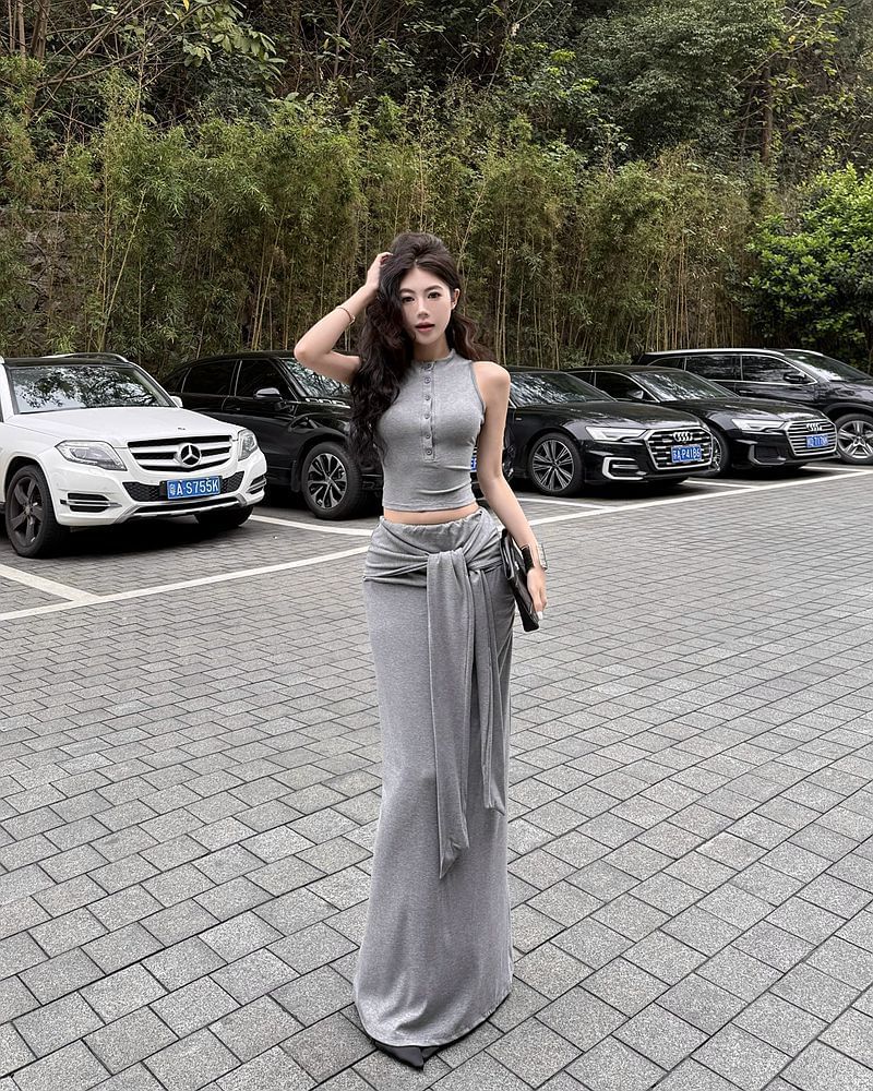 Mock Neck Half-Buttoned Plain Crop Tank Top / High Waist Maxi Mermaid Skirt