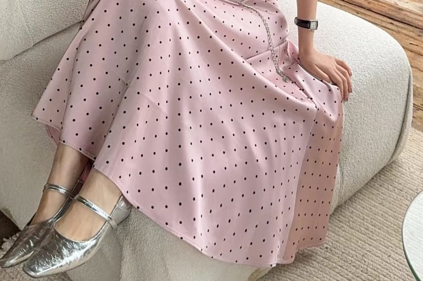 Sleeveless Dotted Top / Low Waist Maxi A-Line Skirt