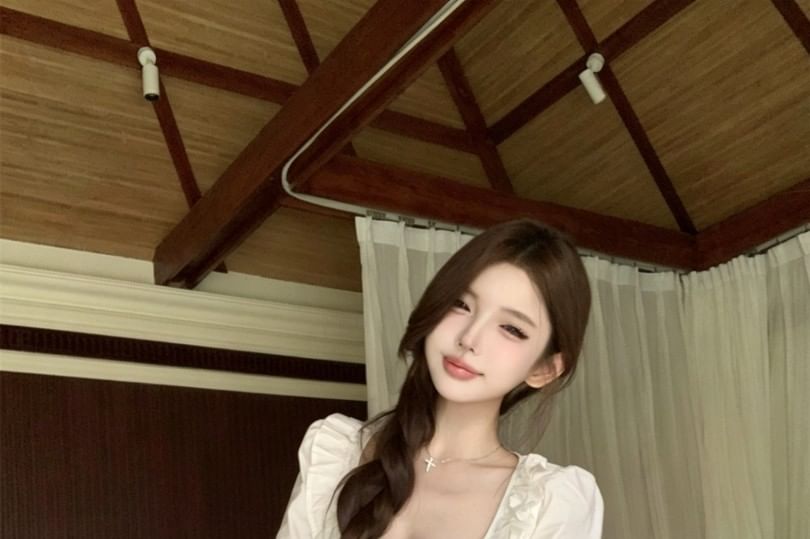 Short-Sleeve Square Neck Plain Ruffle Trim Crop Blouse / Mid Rise Plain Mini Pencil Skirt