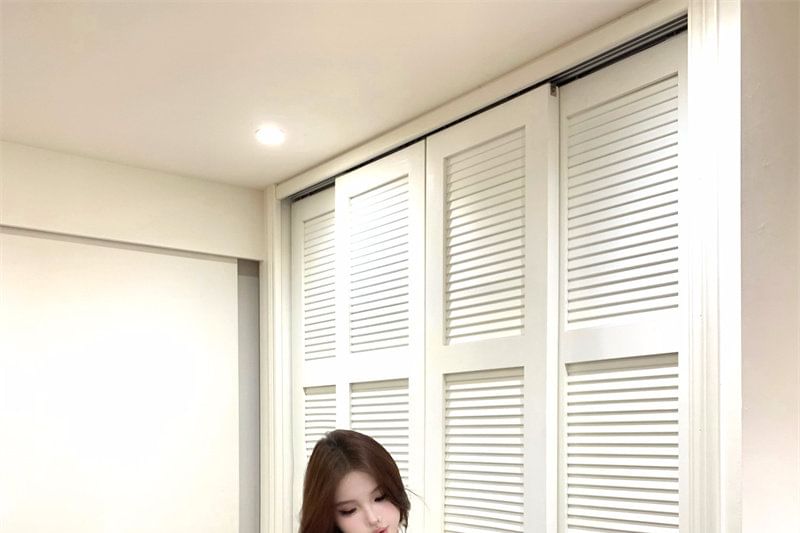 V-Neck Ruched Blouse with Long Sleeves in Plain Design