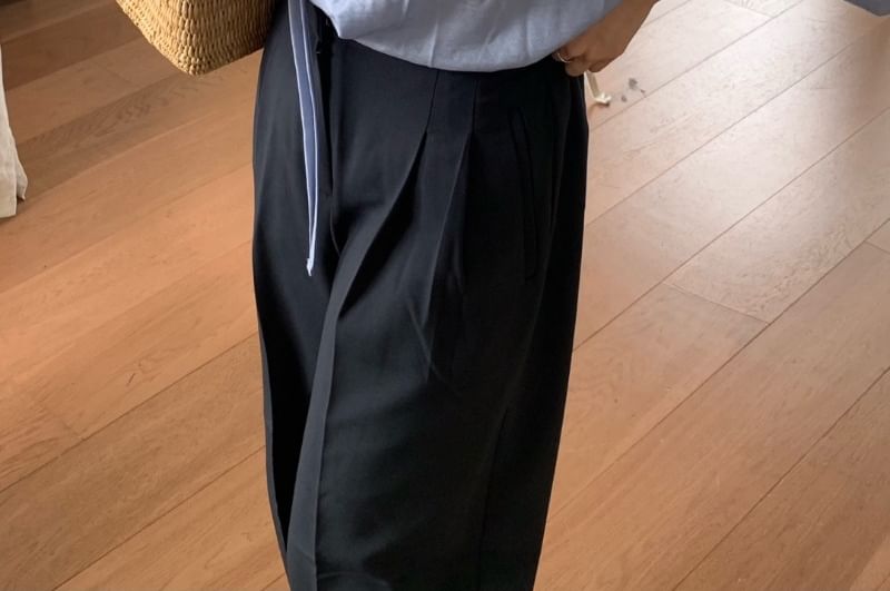 Tie Neck Long Sleeve Blouse in Solid Color
