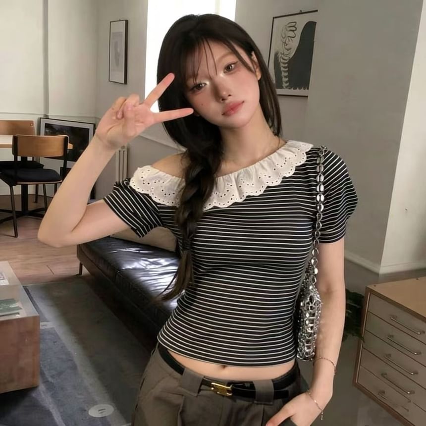 Off-Shoulder Striped Eyelet Lace Trim Crop T-Shirt