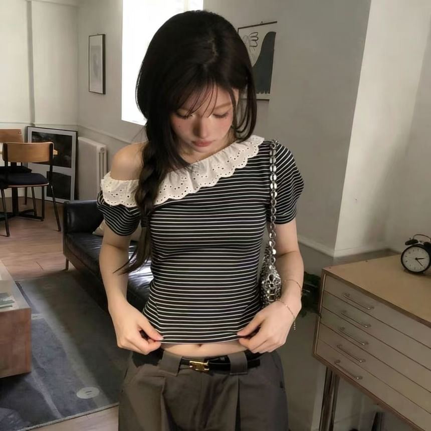 Off-Shoulder Striped Eyelet Lace Trim Crop T-Shirt
