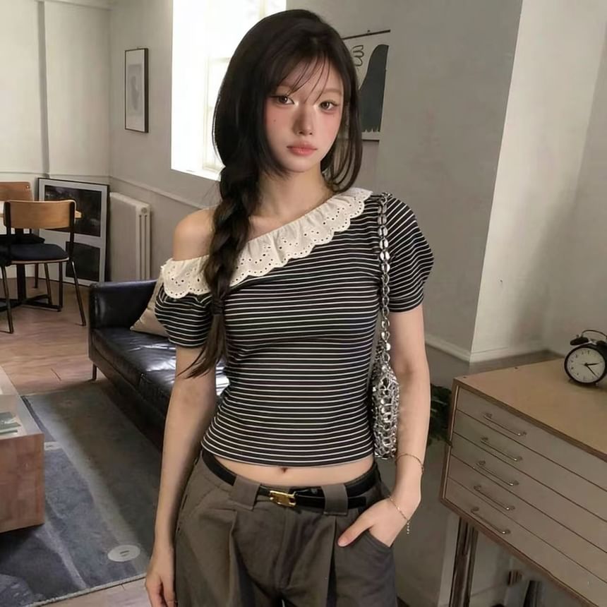 Off-Shoulder Striped Eyelet Lace Trim Crop T-Shirt