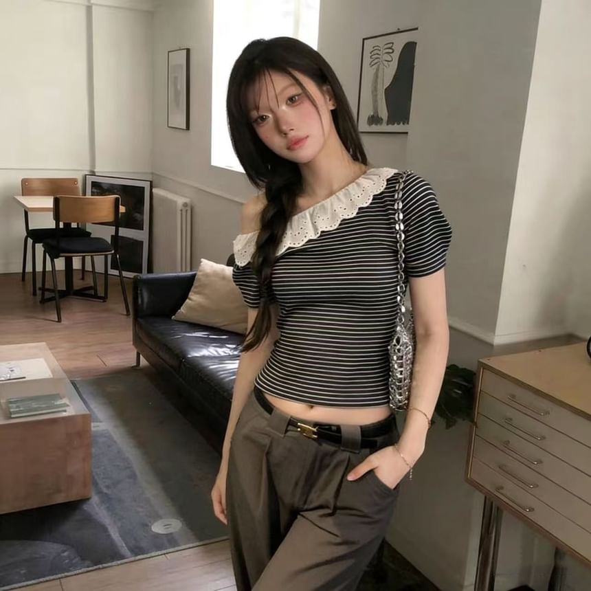 Off-Shoulder Striped Eyelet Lace Trim Crop T-Shirt