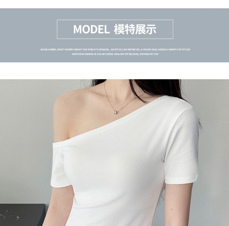 Off Shoulder Crop T-Shirt with Short Sleeves
