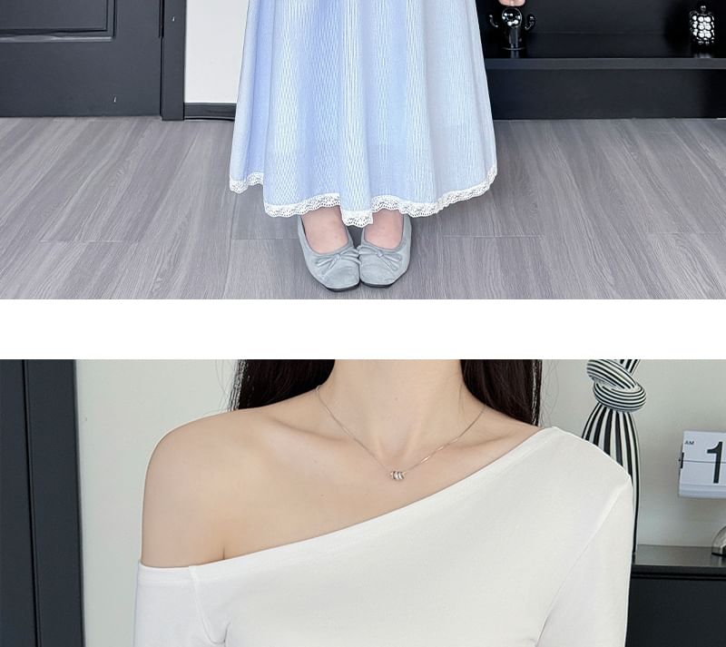 Off Shoulder Crop T-Shirt with Short Sleeves