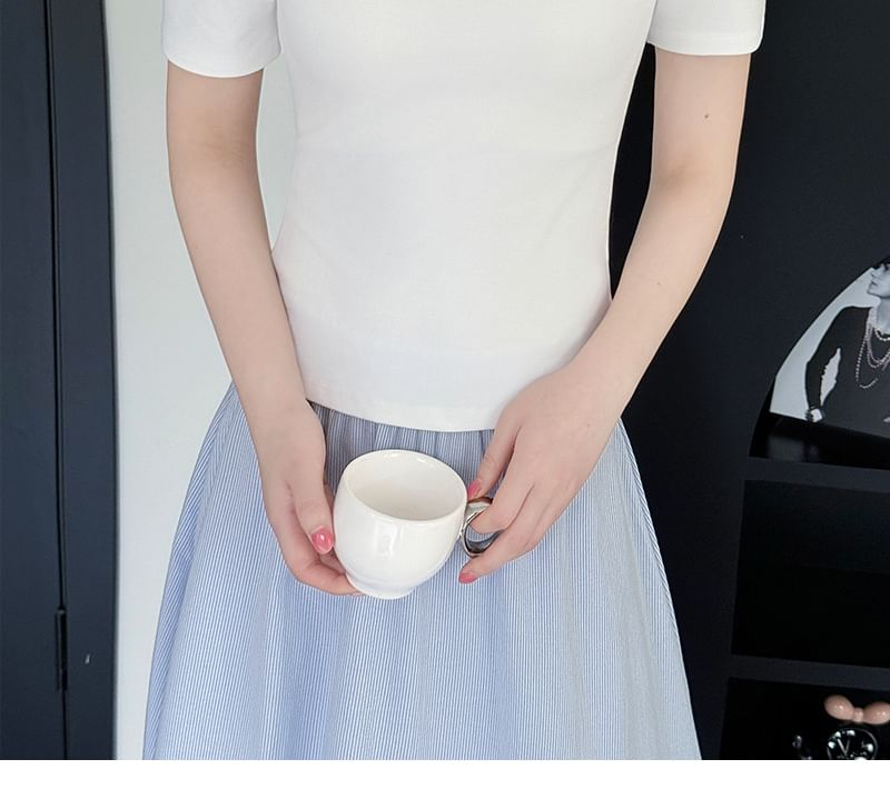 Off Shoulder Crop T-Shirt with Short Sleeves