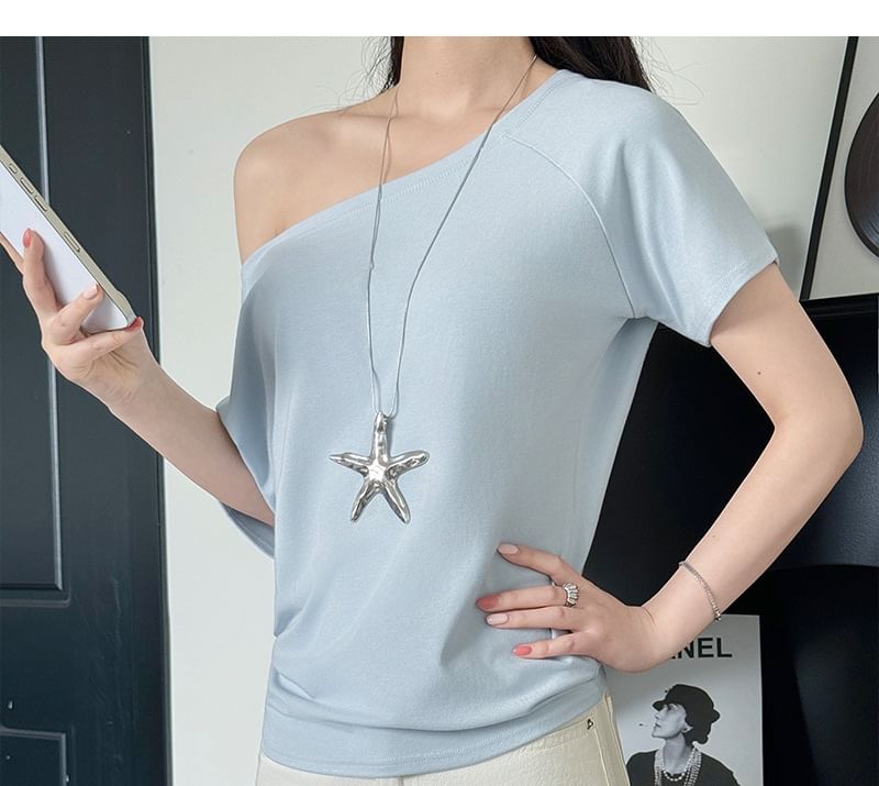 Off Shoulder Short Sleeve T-Shirt in Solid Color