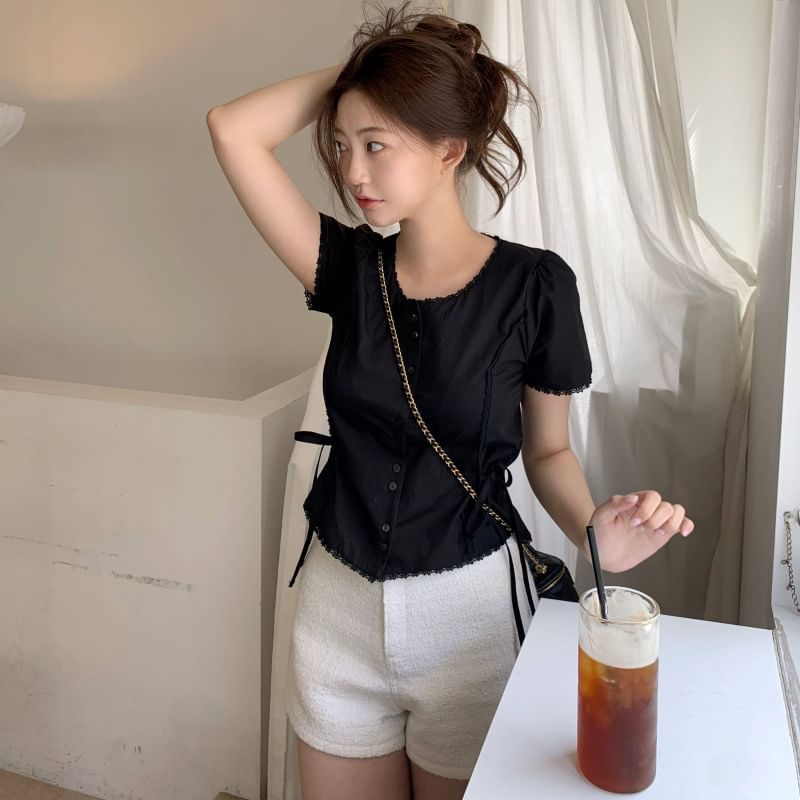 Casual Lace-Trim Round Neck Tee with Short Sleeves