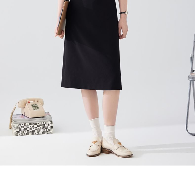 Short-Sleeve Plain Shirt / High Waist Midi A-Line Skirt / Set