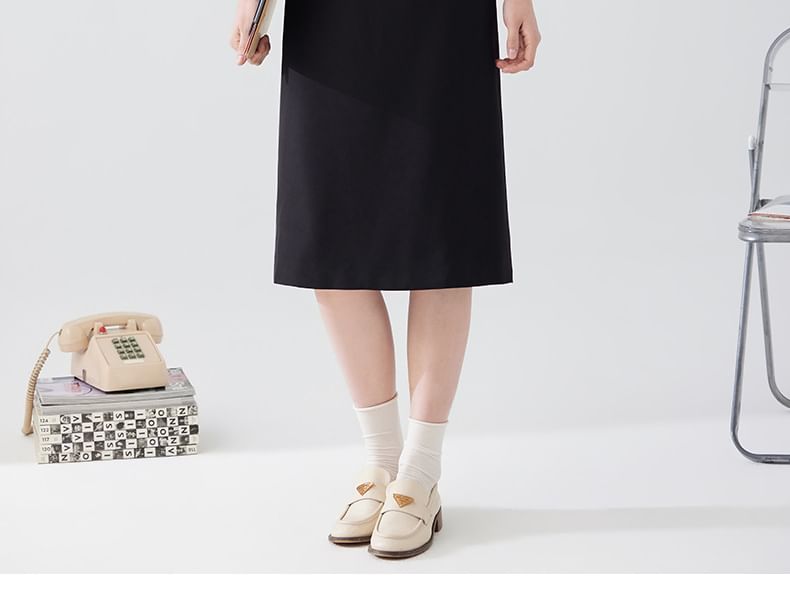Short-Sleeve Plain Shirt / High Waist Midi A-Line Skirt / Set